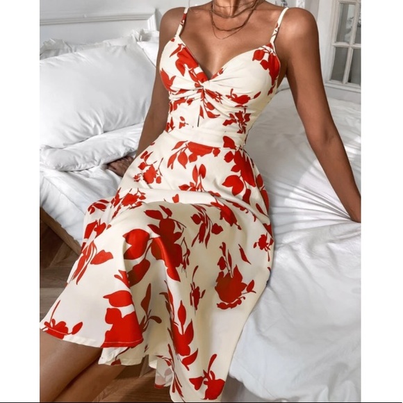 Dresses & Skirts - Boho red white floral print tie back cami maxi dress